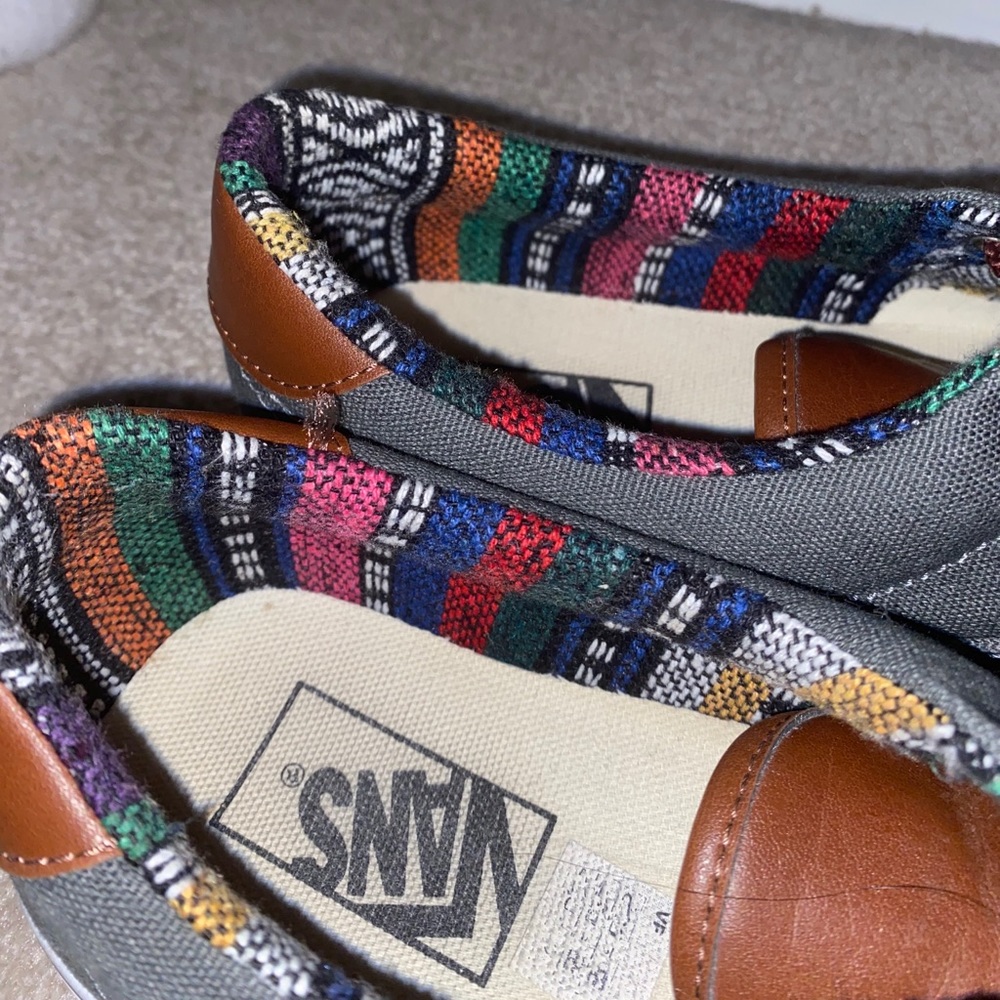 Vans - Picture 4 of 5